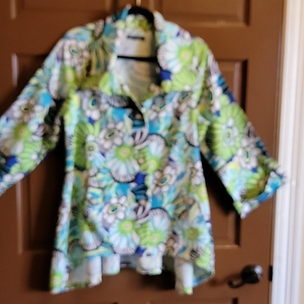 For Cynthia-Linen/Viscose large collared 3/4 sleeved print jkt. Medium.